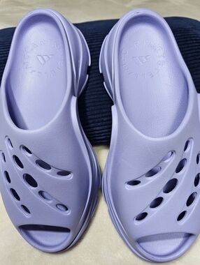 Stella McCartney Lavender Foam Slip-On Clogs